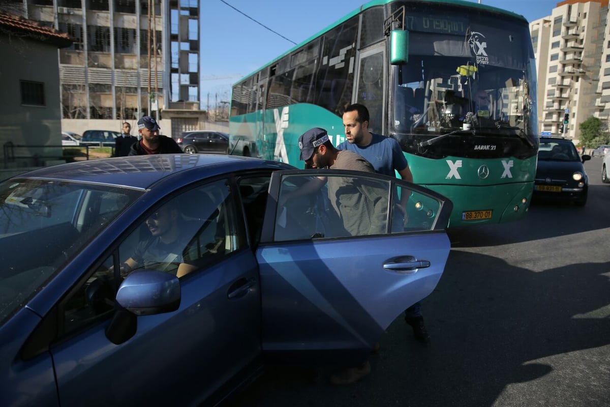 הפגין מול ביתו של מאיר פרוש ונעצר בגין פרשיות קודמות