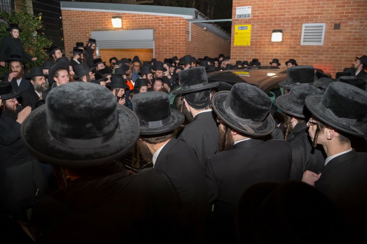 לונדון: אדמו"רים ורבנים בדינר לכולל • צפו