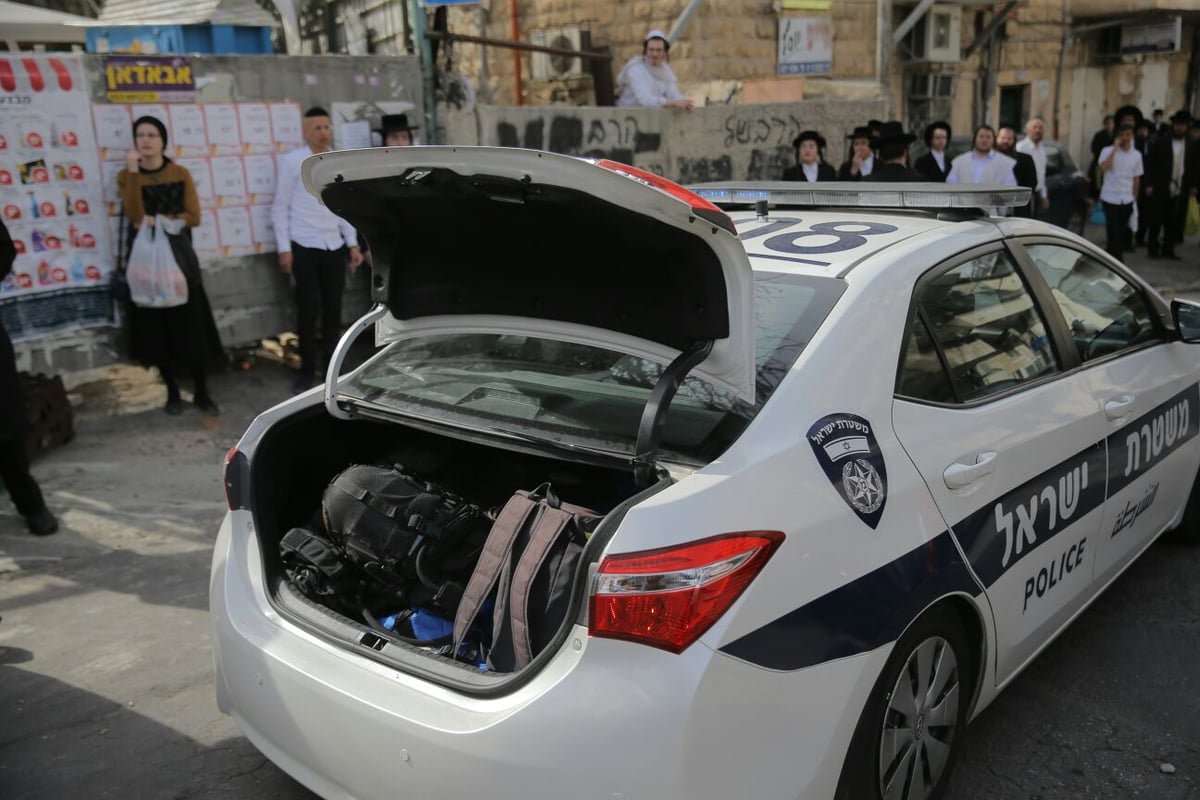 חוקרי מס הכנסה הותקפו במאה שערים וחולצו • תיעוד