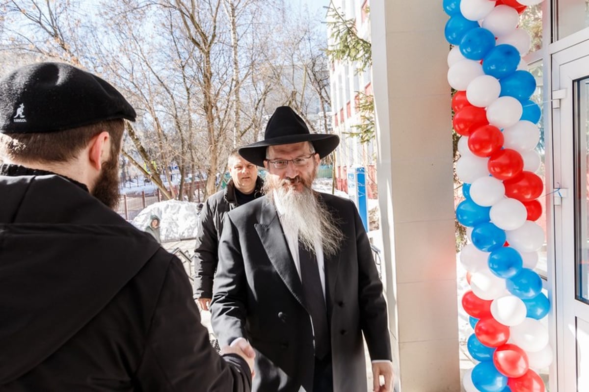 צפו: הגר"ב לאזאר הצביע בבחירות ברוסיה