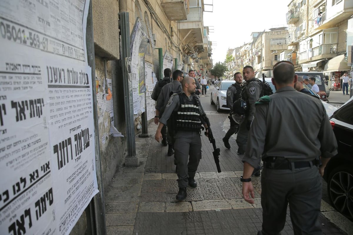 מאה שערים: חוקרי מס הכנסה חזרו בגיבוי המשטרה • צפו