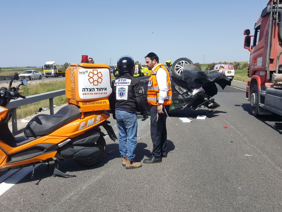 החובש בזירת התאונה בכביש 6: ח"כ ינון אזולאי • צפו