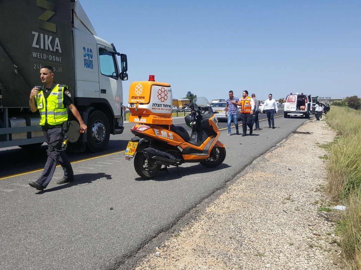 החובש בזירת התאונה בכביש 6: ח"כ ינון אזולאי • צפו