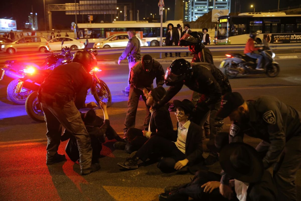 שוטרים: מפגינים מ'הפלג הירושלמי' ריססו עלינו גז מדמיע