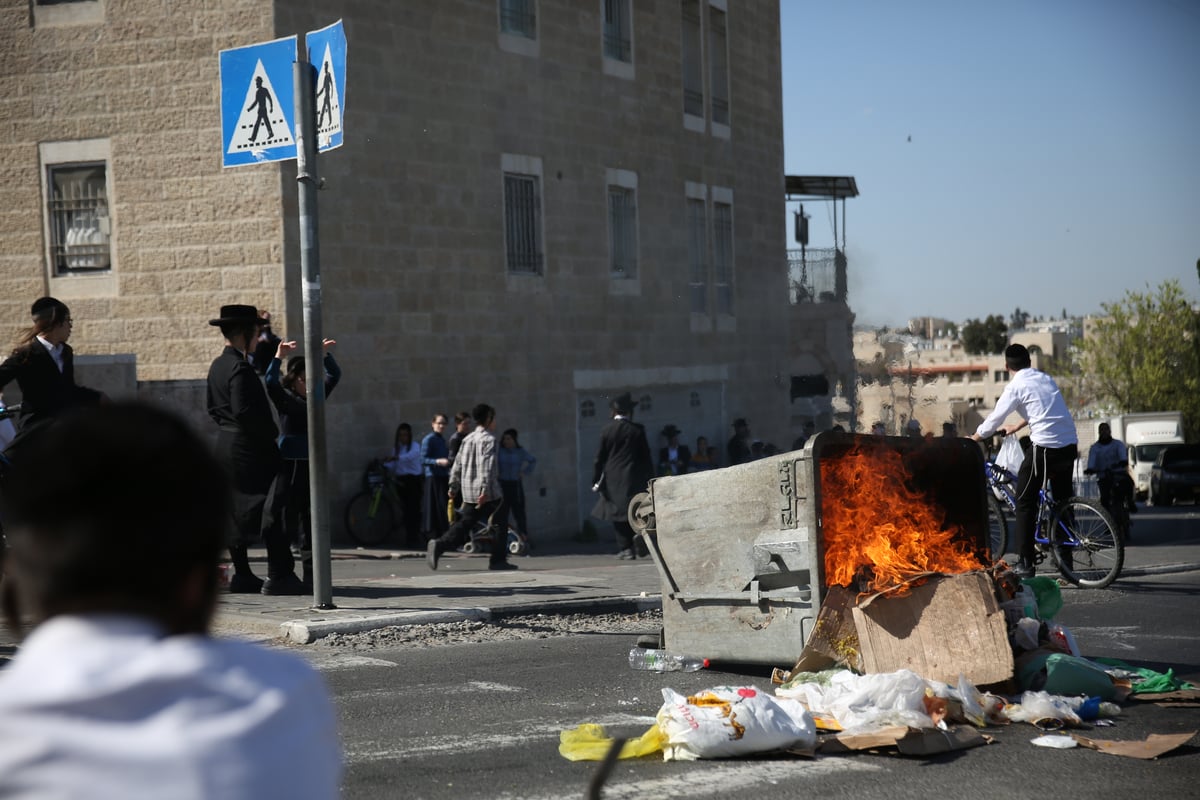 מאה שערים: ה'סמויים' חדרו, הותקפו ועצרו