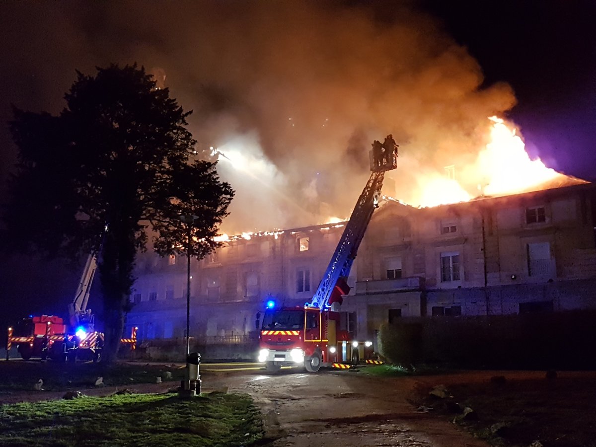 להבות כילו את רכוש האברכים: "רצנו עם פיג'מות החוצה"