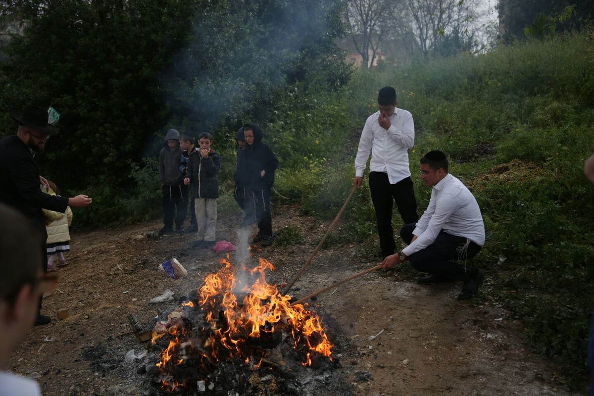 גלריה: כך שרפו את החמץ בכרמיאל • צפו