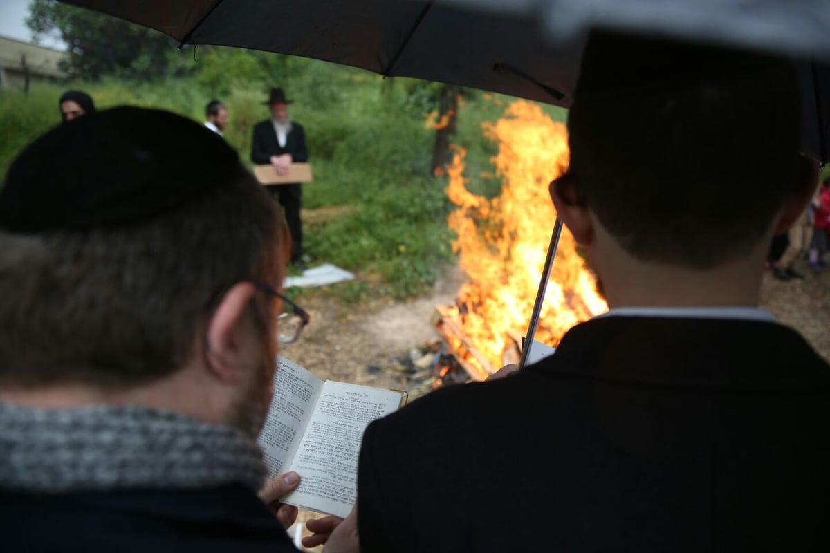 גלריה: כך שרפו את החמץ בכרמיאל • צפו