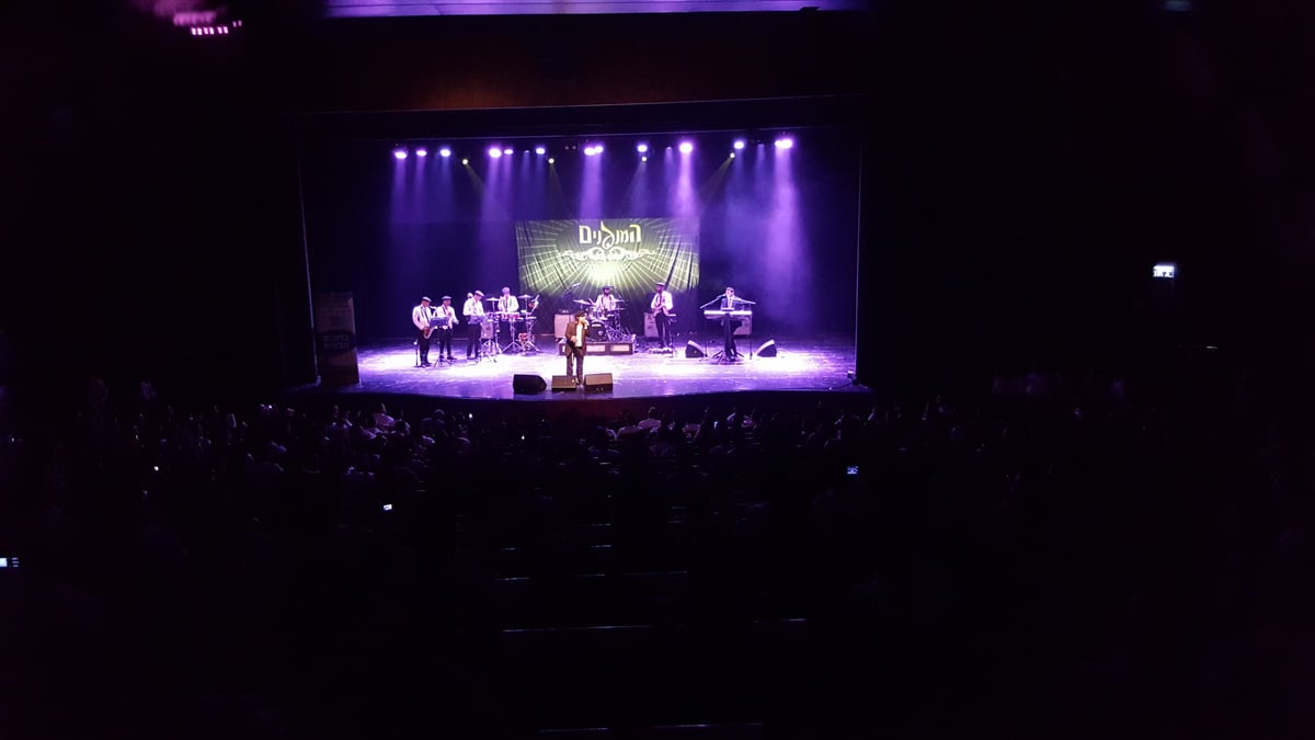 מיילך קאהן ו'המנגנים' סחפו את פתח תקווה • צפו