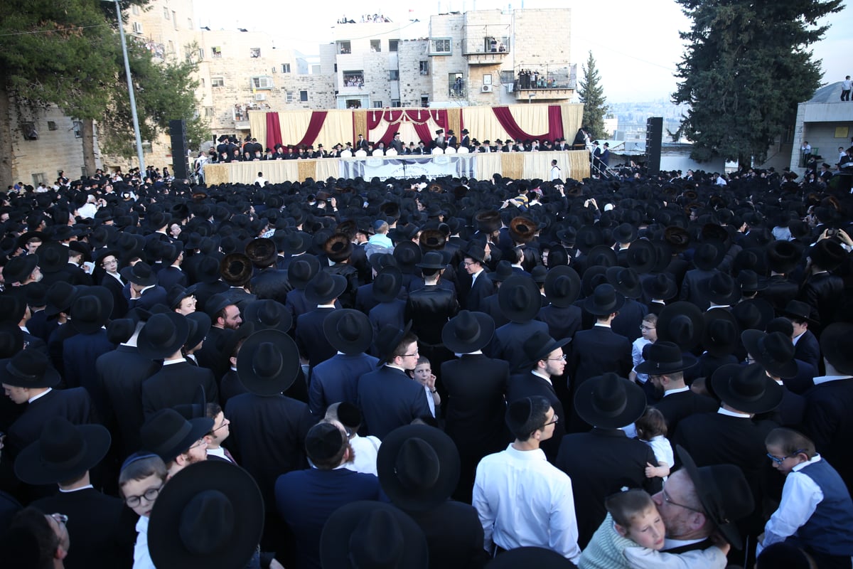 במעמד מיוחד: אלפים קיבלו בשירה את פני מרן שר התורה