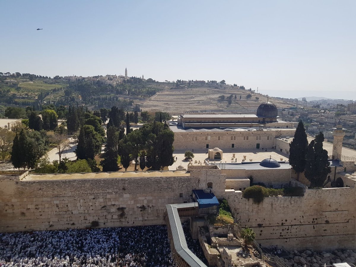 ברכת כהנים בכותל המערבי: תיעוד מרהיב מהמנוף