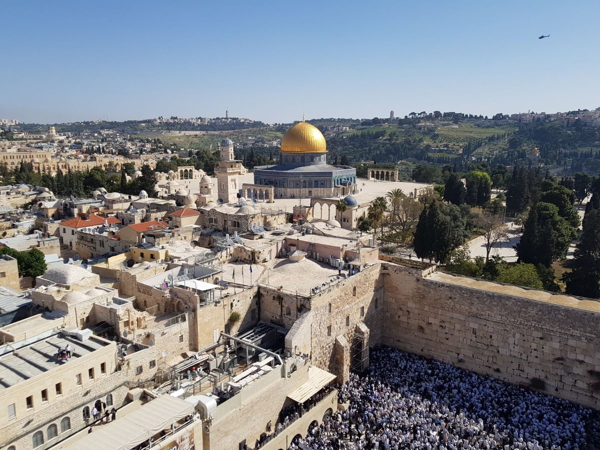 ברכת כהנים בכותל המערבי: תיעוד מרהיב מהמנוף