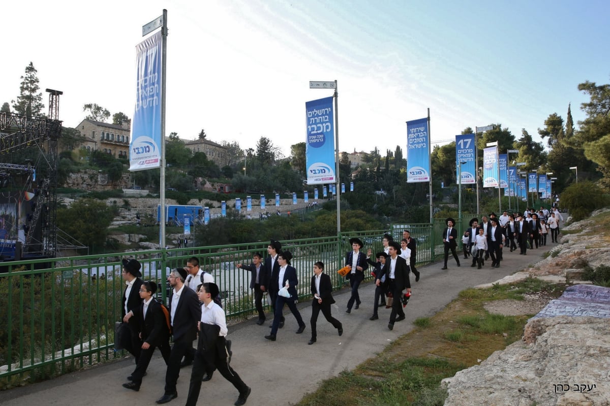 המונים ב'הקבלת פני רבו' לנשיא המועצת הגר"ש כהן