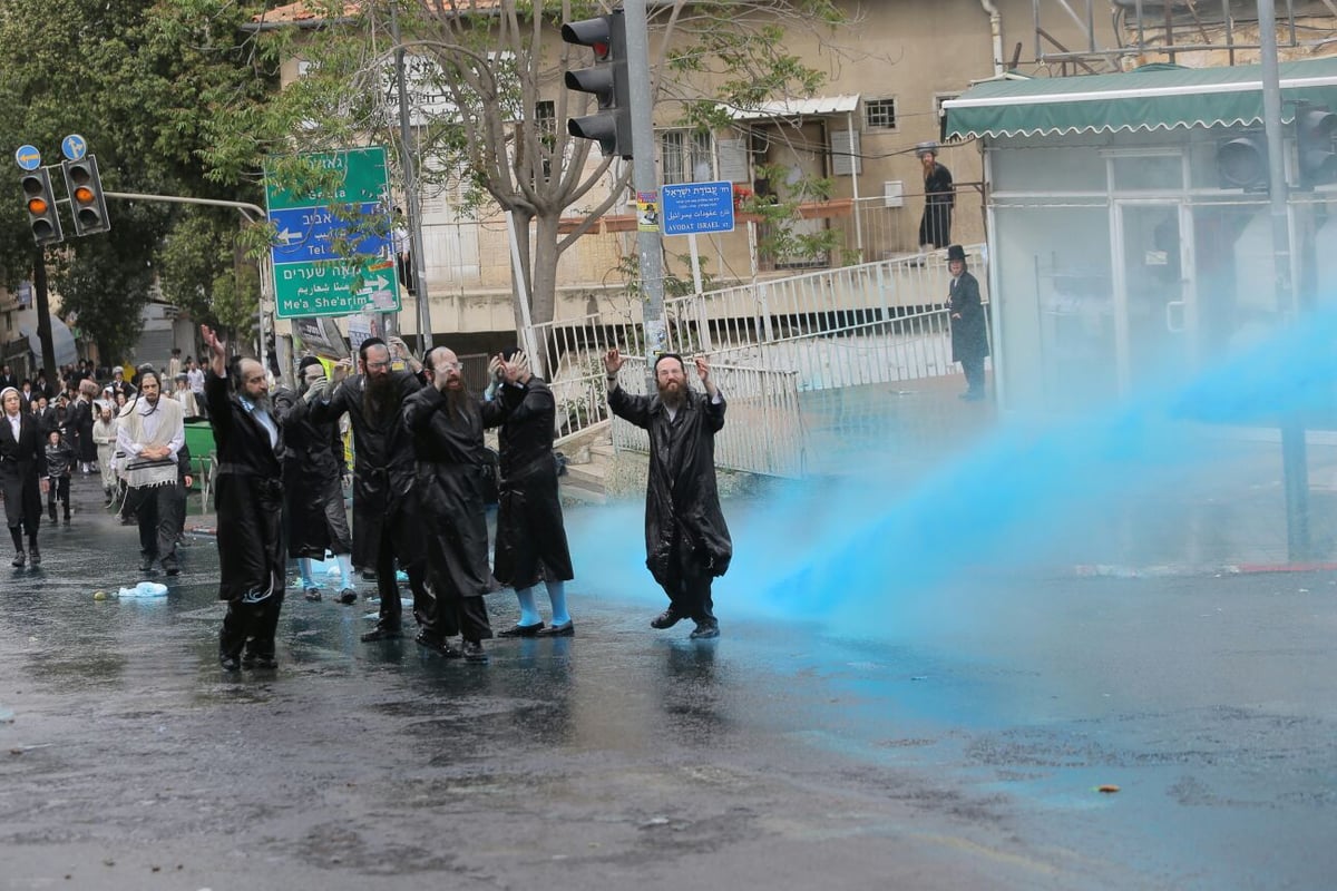 נתיחת התינוק: הפגנות סוערות בירושלים