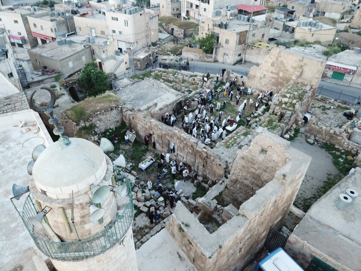 אחרי 4 שנים: תפילה בבית הכנסת העתיק