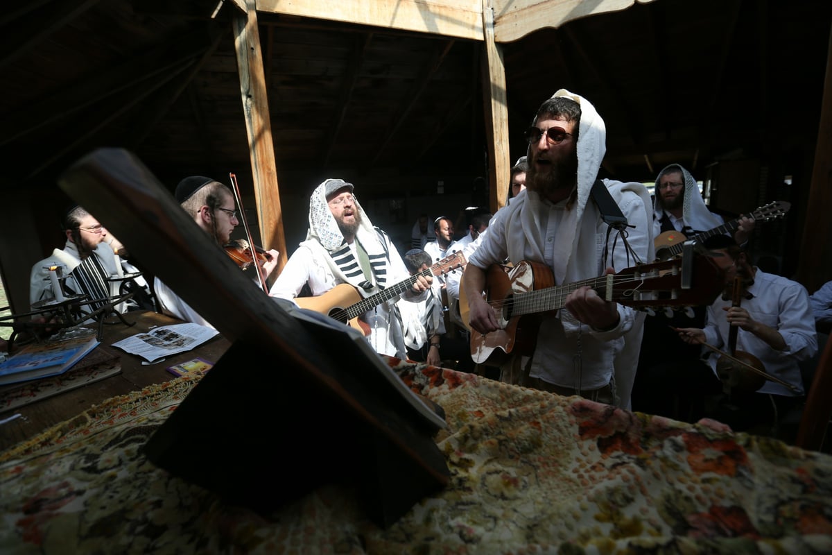 קדיתא: תפילה עם כלי נגינה • צפו בתיעוד