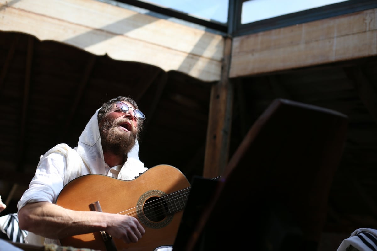 קדיתא: תפילה עם כלי נגינה • צפו בתיעוד