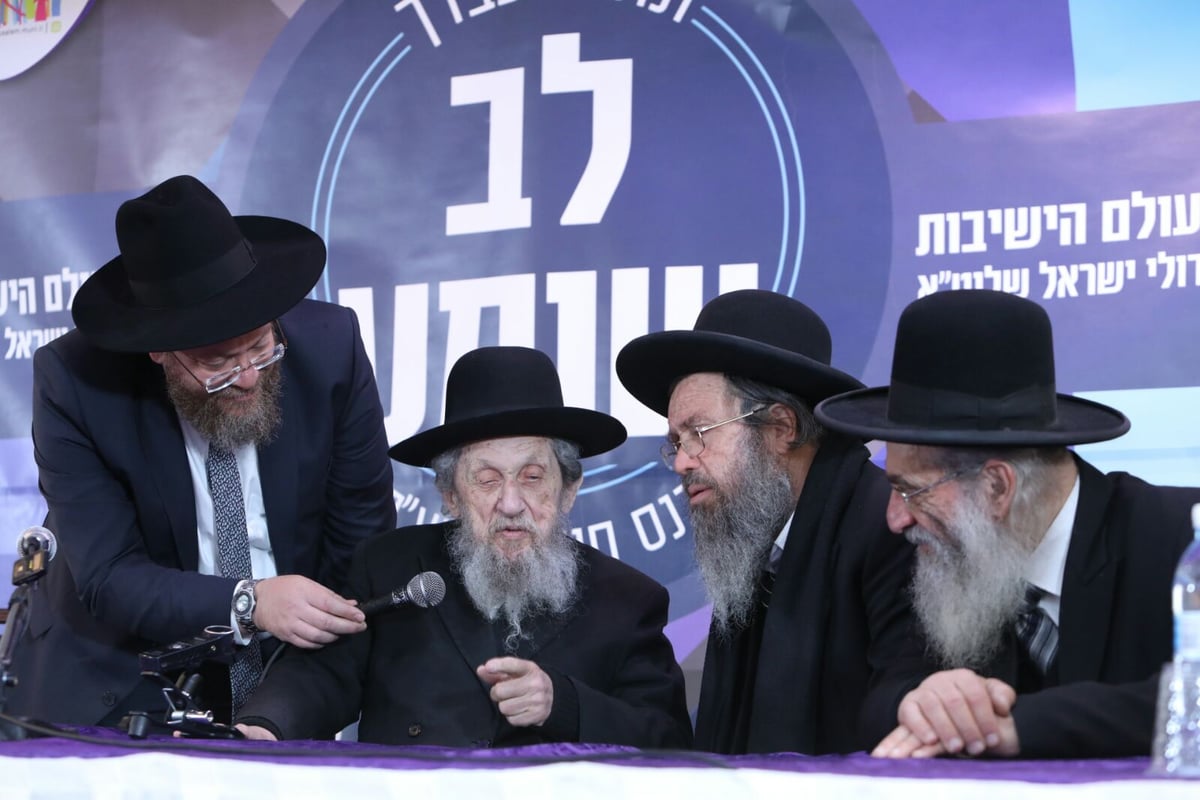 שו"ת מרתק בענייני חינוך עם מרן רבי חיים קנייבסקי • צפו