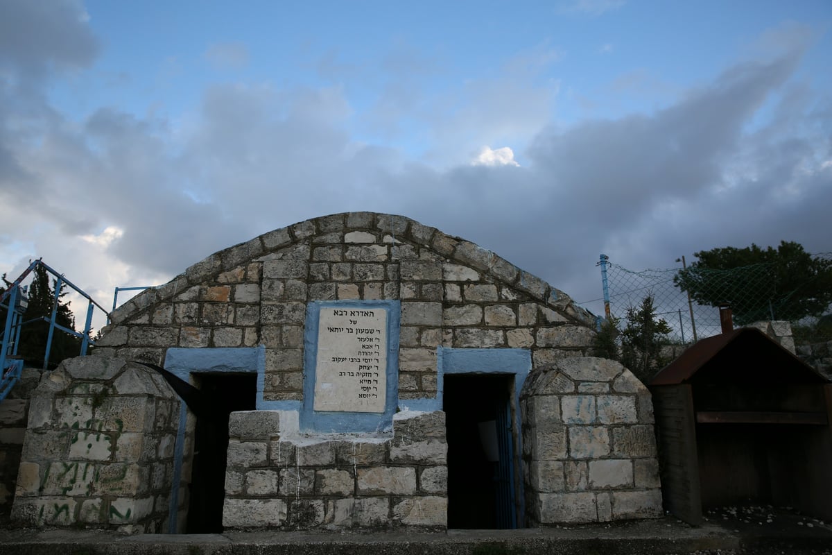 בין הזמנים בצפון: תפילות בקברי צדיקים • צפו