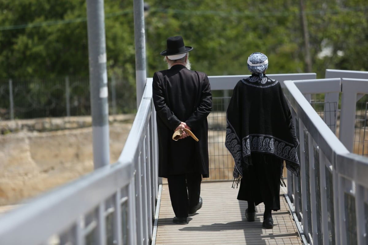 סיור מיוחד בקבר שמואל הנביא • צפו