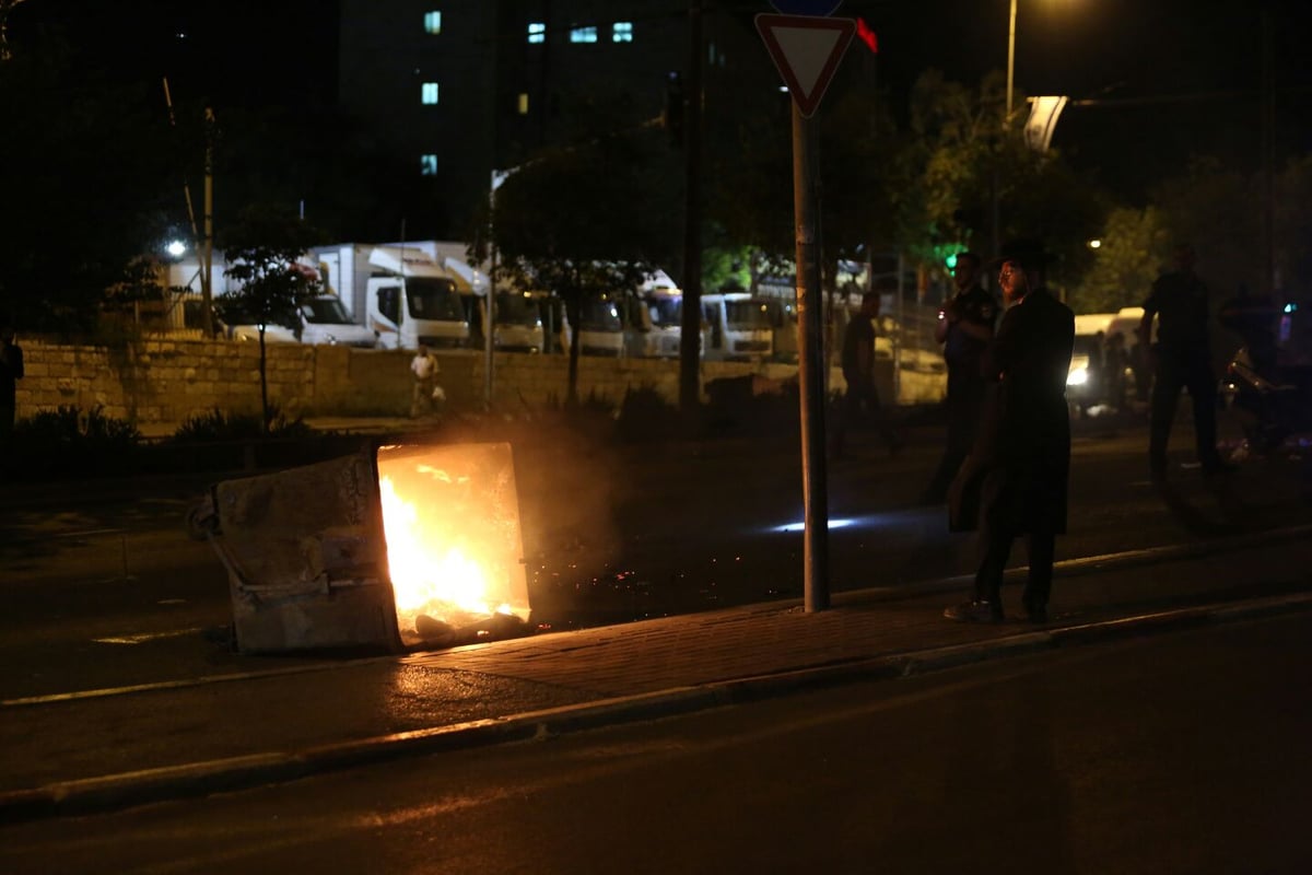 מפגינים חרדים ניסו לחסום את כביש בר לב