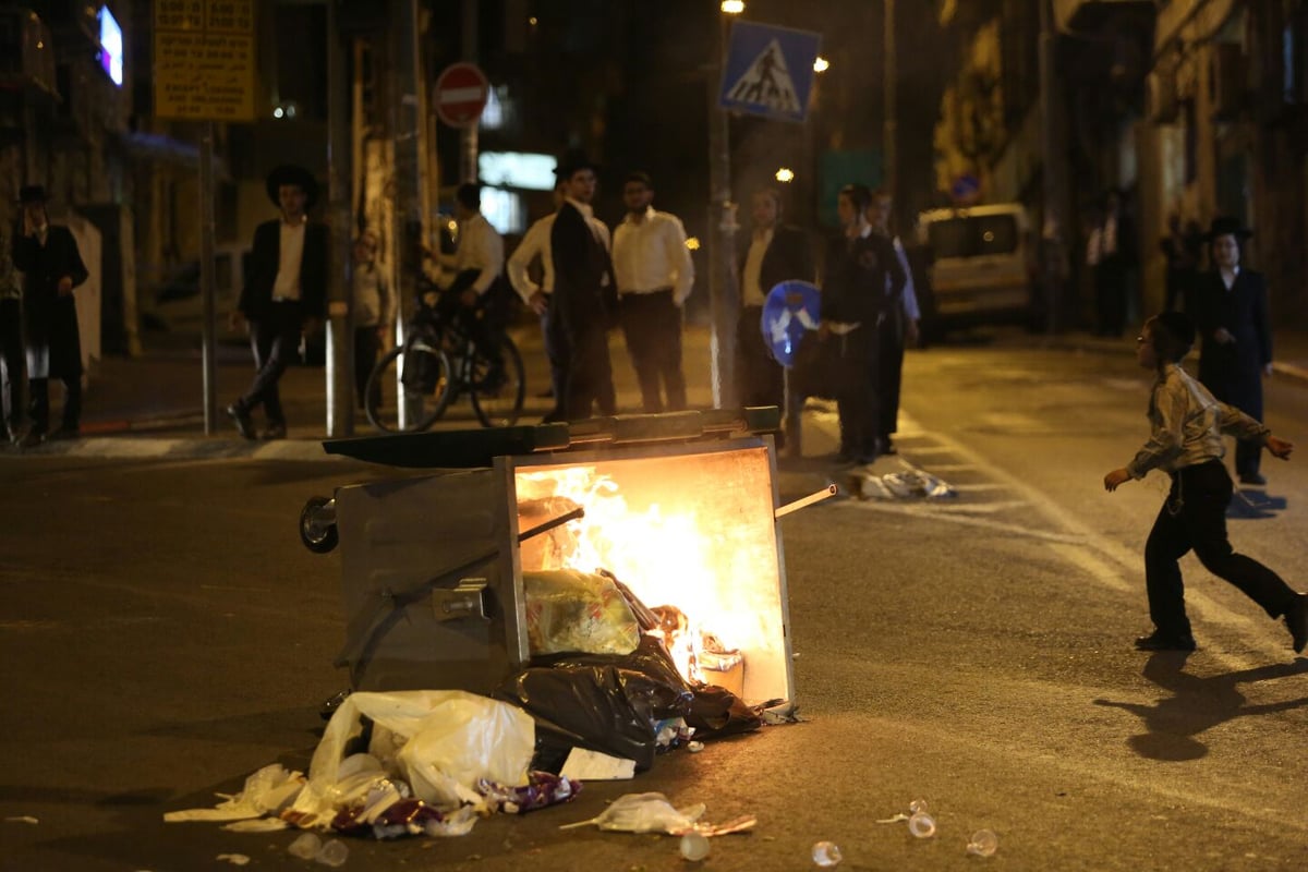 הפרובוקציה של נטורי קרתא: שריפת פחים בצפירה