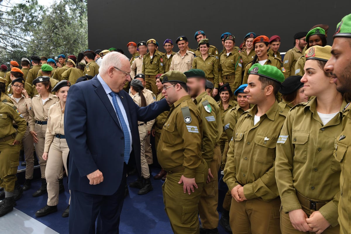 הנשיא ביקר את החיילים המצטיינים: 'גאווה'