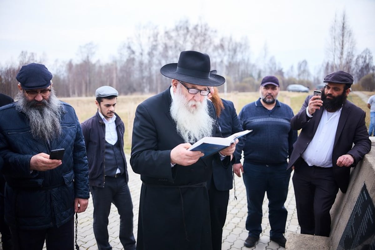 מאות השתטחו בציון הצ"צ והמהר"ש • גלריה