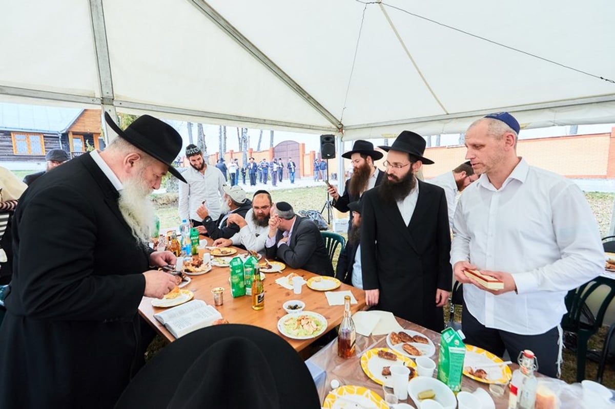 מאות השתטחו בציון הצ"צ והמהר"ש • גלריה