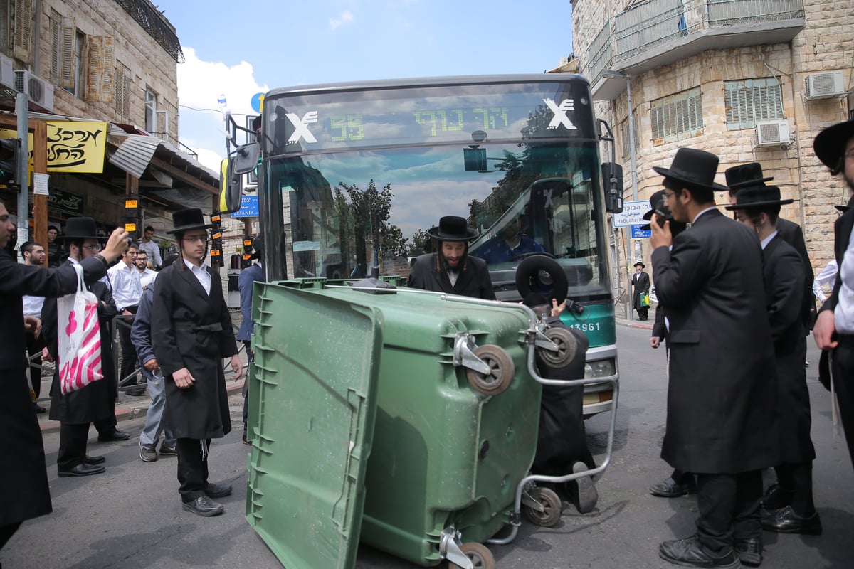 במחאה נגד המעצרים - נעצרו עוד 2 נערים • צפו