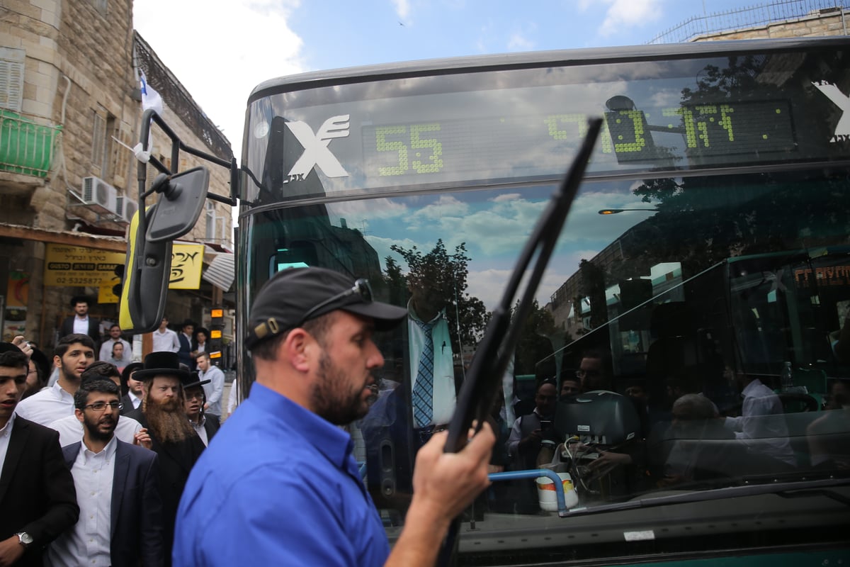 במחאה נגד המעצרים - נעצרו עוד 2 נערים • צפו