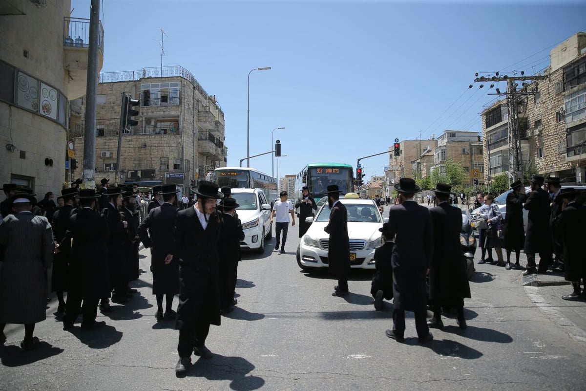 בגלל מעצר הנערה: הפגנות בבית שמש ובירושלים