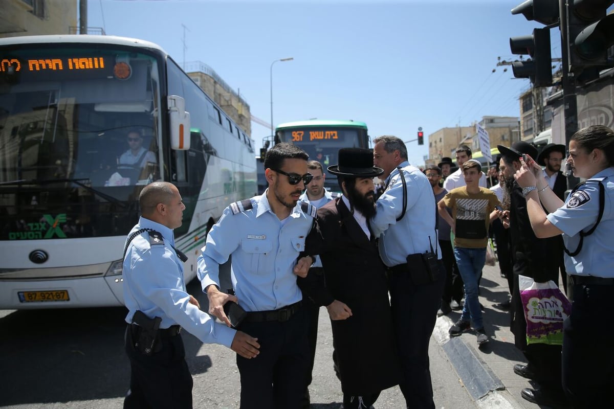 בגלל מעצר הנערה: הפגנות בבית שמש ובירושלים