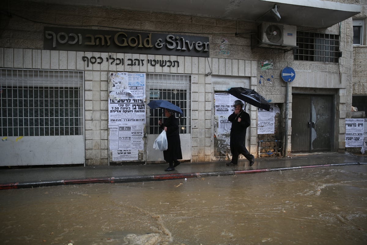 זרנוק ענק של מים: כך נראתה ירושלים • צפו