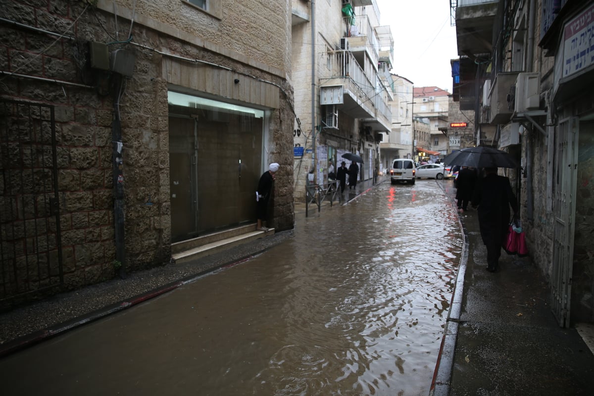 זרנוק ענק של מים: כך נראתה ירושלים • צפו