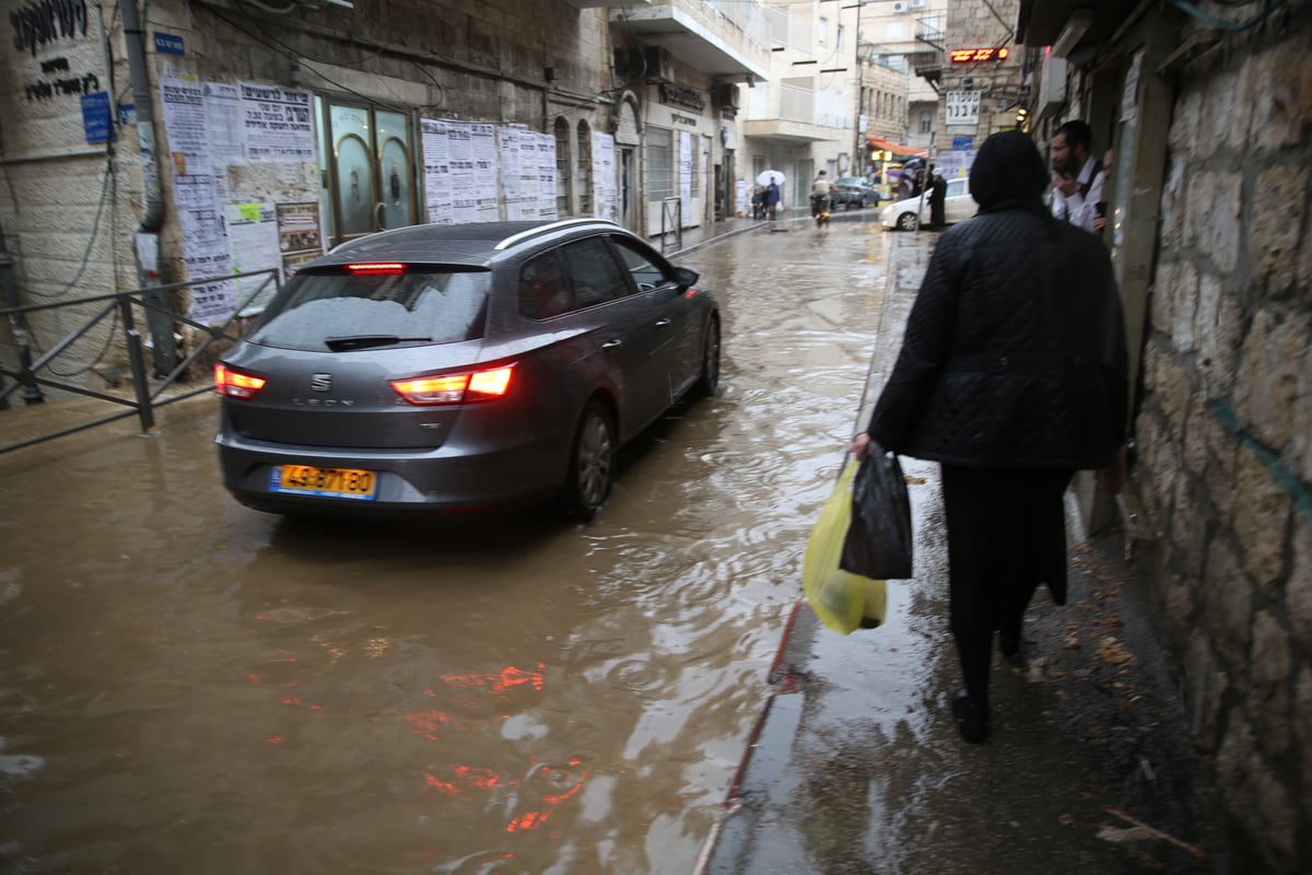 זרנוק ענק של מים: כך נראתה ירושלים • צפו