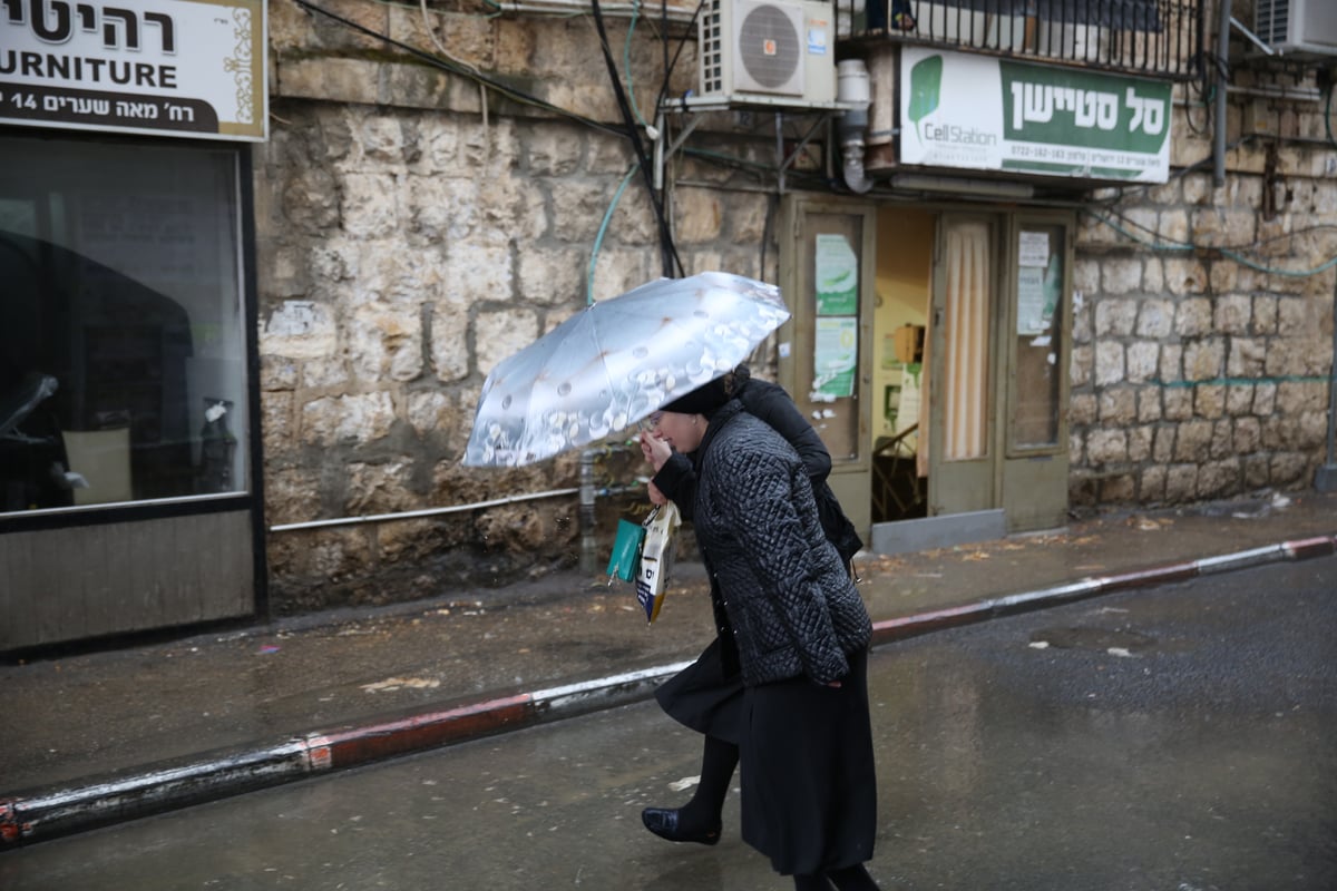 זרנוק ענק של מים: כך נראתה ירושלים • צפו