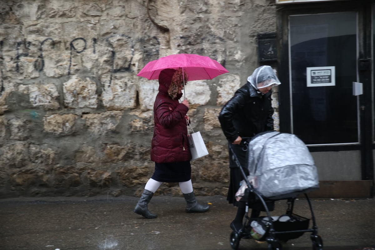 זרנוק ענק של מים: כך נראתה ירושלים • צפו