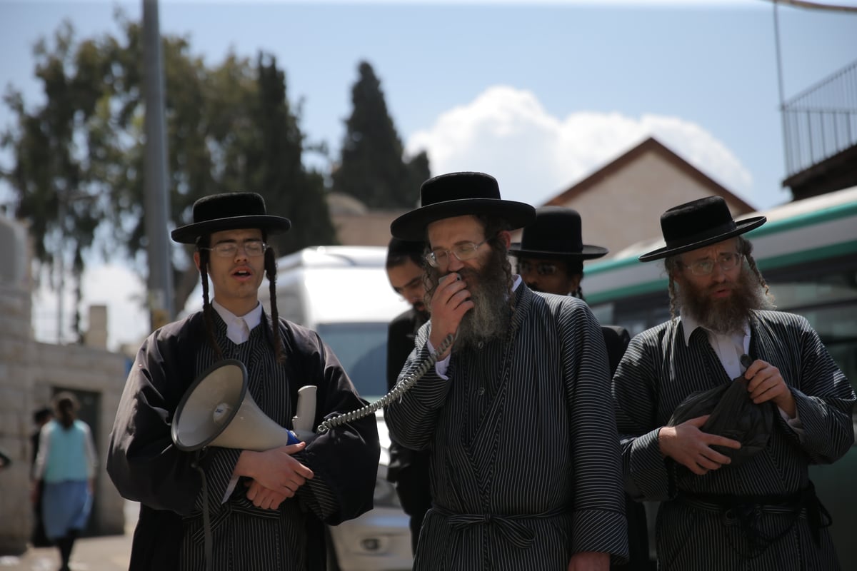 חרדים קיצונים הפגינו מול ת"ת כי "החל לקבל תקציבי מדינה"