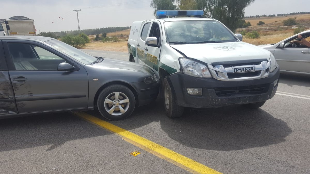 ניסה להבריח שב"חים וניגח ניידת משטרה