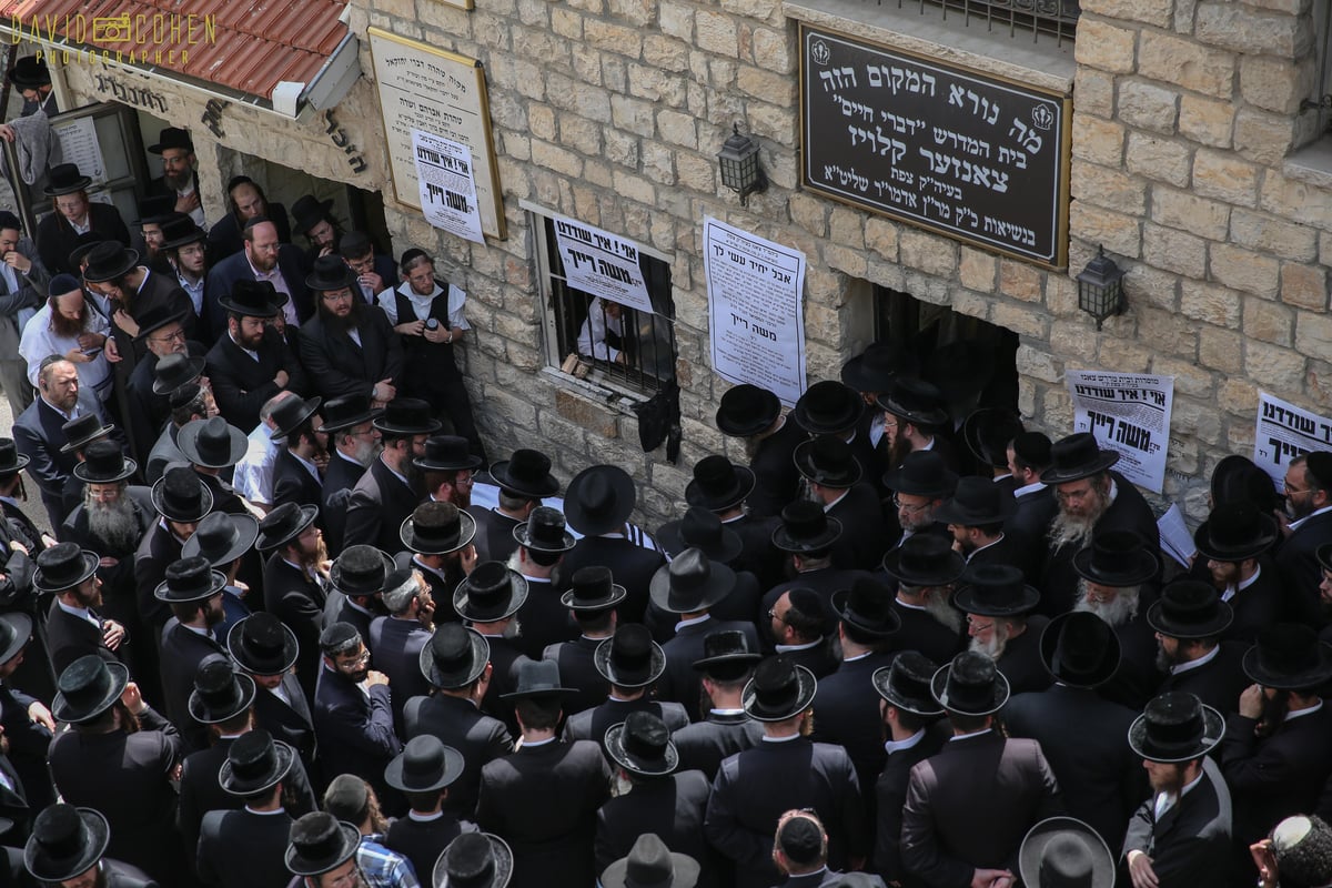 דרעי ספד בבכי: "מרן אהב אותך; לא נשכח אותך לעולם!"