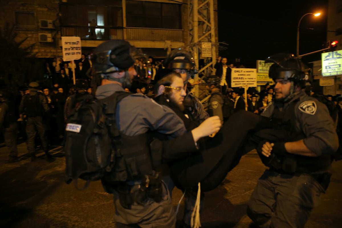 מאות הפגינו בירושלים על "גיוס בנות" • תיעוד