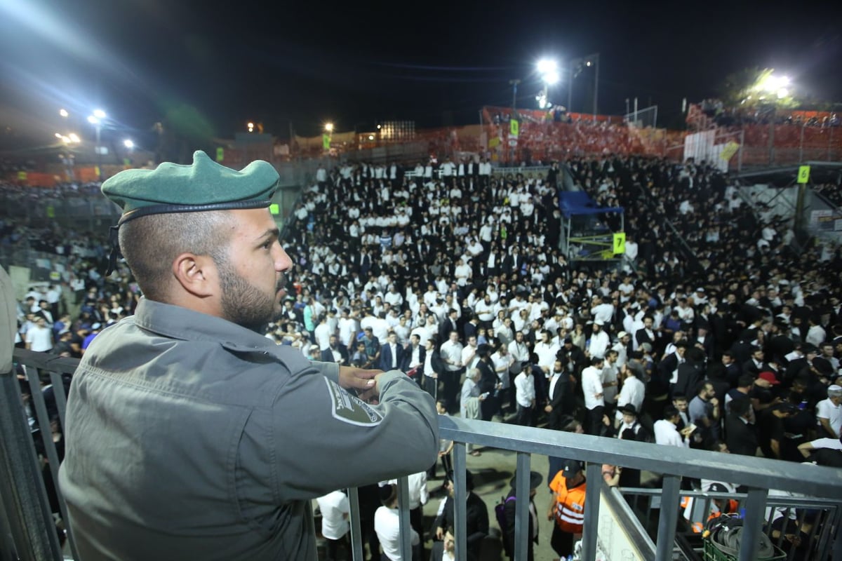 ההדלקה המרכזית של חסידות קרלין במירון • גלריה