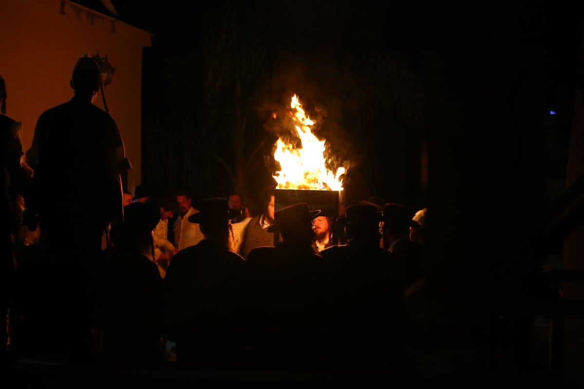 ערב לפני: ההדלקה של מפיקי מדורת תולדות אהרן