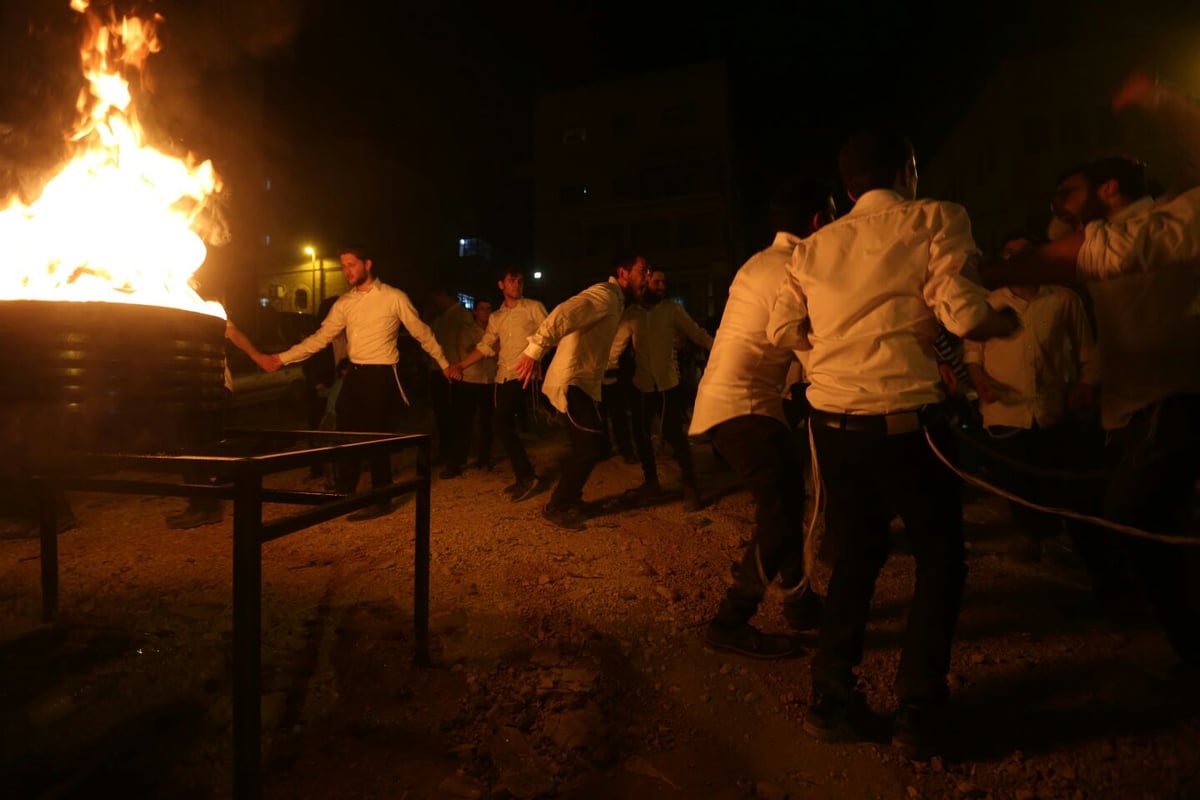 גלריה: המדורה של תלמידי ישיבת רש"י