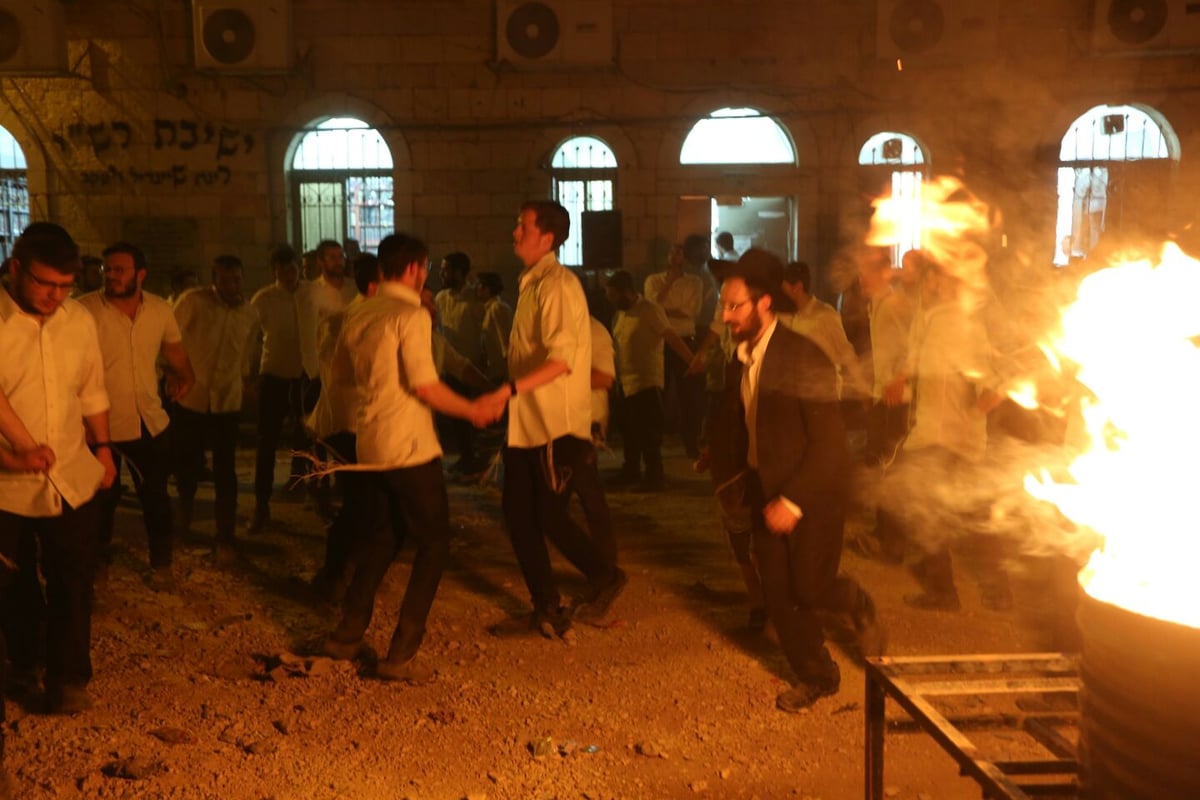 גלריה: המדורה של תלמידי ישיבת רש"י