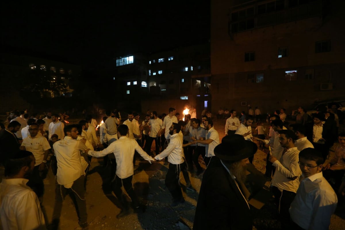 גלריה: המדורה של תלמידי ישיבת רש"י