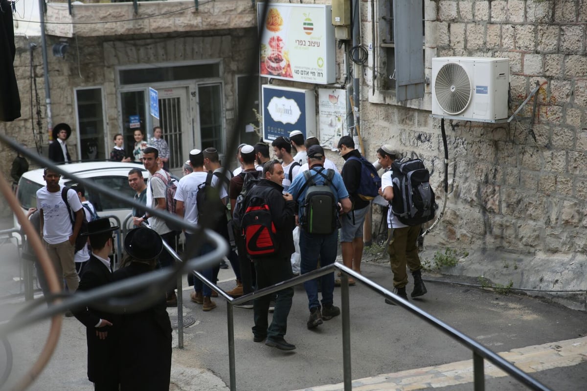 "יום ירושלים" ב... מאה שערים • תיעוד