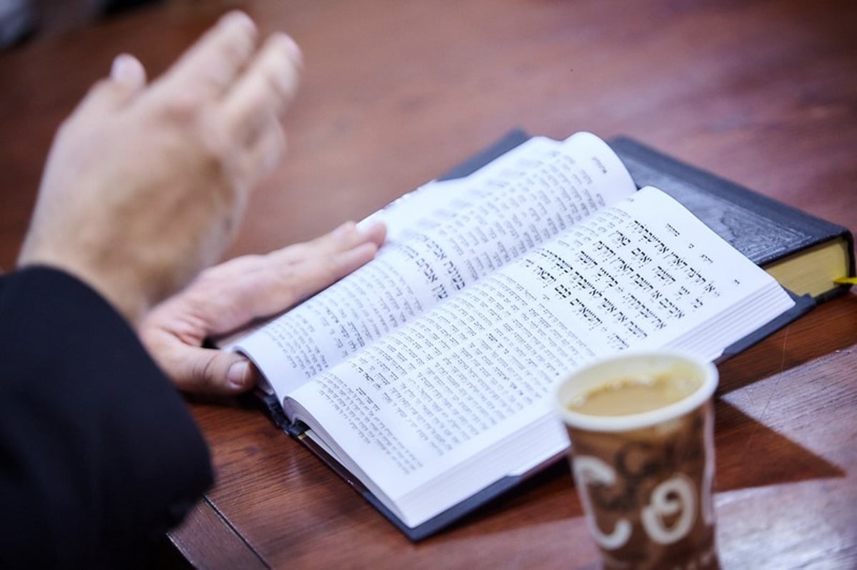 הגר"ד לאו ערך ביקור בזק במוסקבה • תיעוד