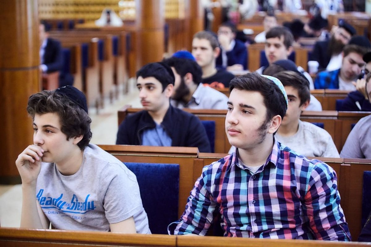 הגר"ד לאו ערך ביקור בזק במוסקבה • תיעוד